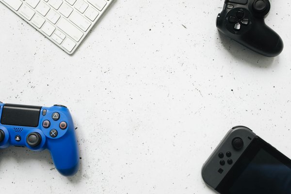 What Are the Emerging Trends in Smartphone Technology Today?